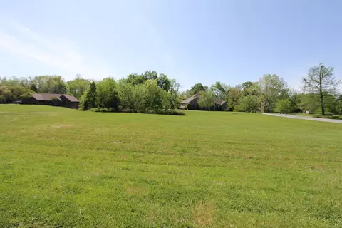 29 Fairway Dr, Lawrenceburg, KY 40342