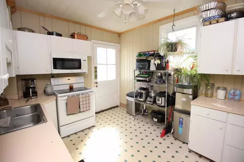 Kitchen - 434 Dudley Ave, Georgetown, KY 40324 photo 1 of 2