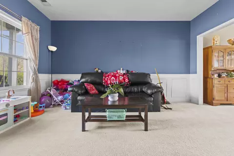 Living - 100 River Run Ct, Georgetown, KY 40324 photo 1 of 2