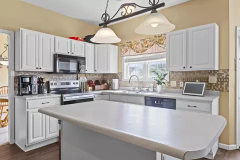 Kitchen - 100 River Run Ct, Georgetown, KY 40324 photo 2 of 3