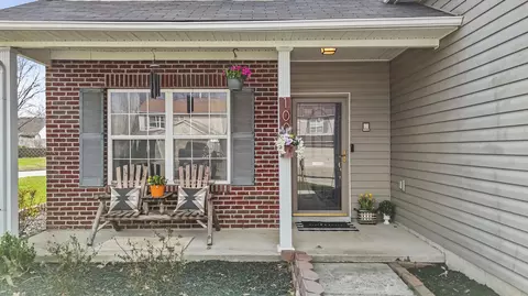 100 River Run Ct, Georgetown, KY 40324