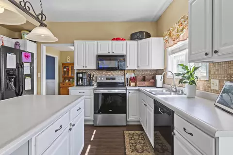 Kitchen - 100 River Run Ct, Georgetown, KY 40324 photo 1 of 3