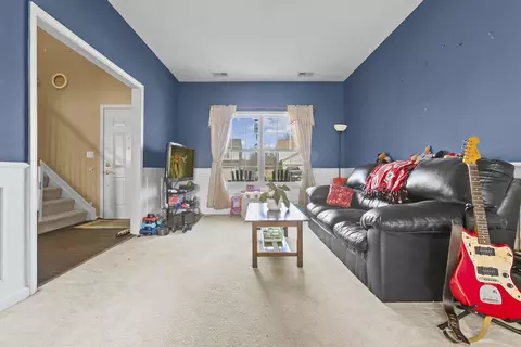 Living - 100 River Run Ct, Georgetown, KY 40324 photo 2 of 2