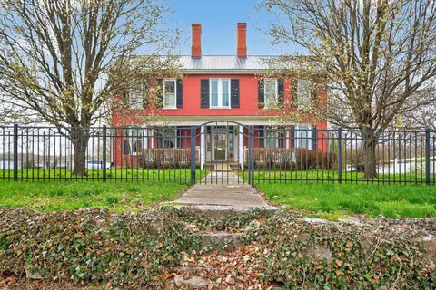 366 E Lexington St, Harrodsburg, KY 40330
