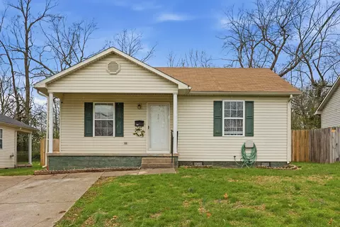 107 Bourbon Ct, Georgetown, KY 40324