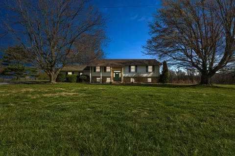 8720 Wades Mill Rd, Mount Sterling, KY 40353