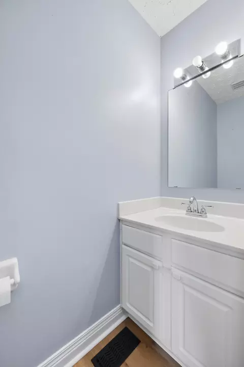 Bath - 122 Johnstone Trl, Georgetown, KY 40324 photo 1 of 4