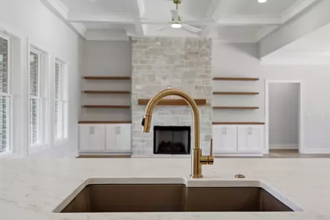 Kitchen - 412 Doubletree Ct, Richmond, KY 40475 photo 2 of 2