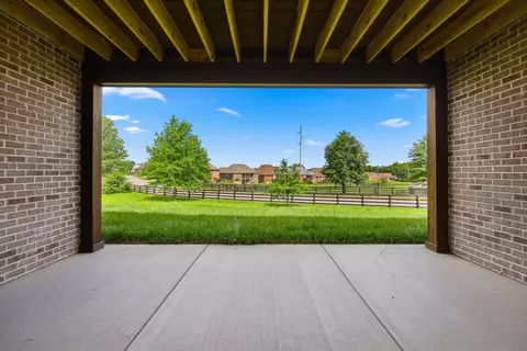 Exterior - 412 Doubletree Ct, Richmond, KY 40475 photo 3 of 10