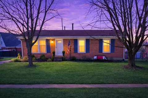 107 Loy St, Versailles, KY 40383