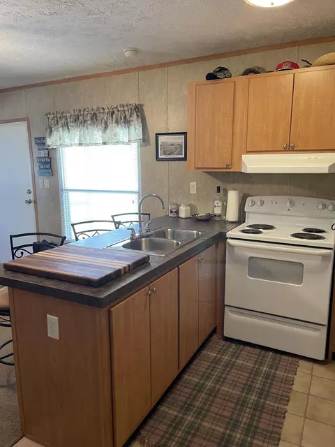 Kitchen - 183 Circle Ln, Burnside, KY 42519 photo 4 of 6