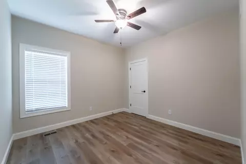 Bedroom - 177 Central Park Ave, Berea, KY 40403 photo 6 of 9