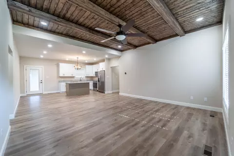 Living - 177 Central Park Ave, Berea, KY 40403 photo 1 of 5