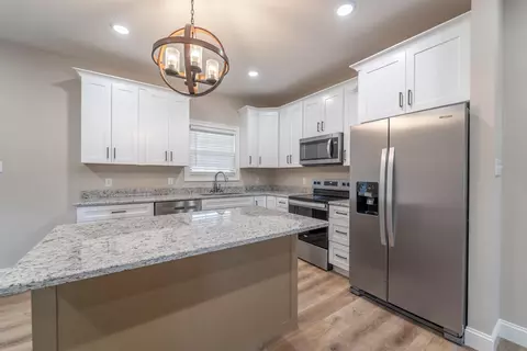 Kitchen - 177 Central Park Ave, Berea, KY 40403 photo 1 of 3
