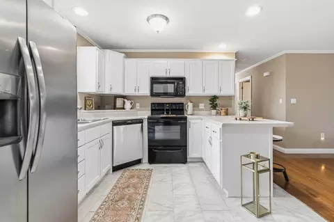 Kitchen - 1126 Estill Hackney Rd, Eubank, KY 42567 photo 3 of 3