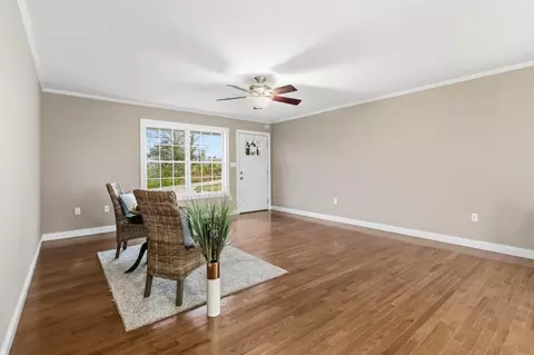 Living - 1126 Estill Hackney Rd, Eubank, KY 42567 photo 2 of 6