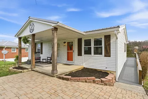 1337 Beaver Lake Rd, Lawrenceburg, KY 40342