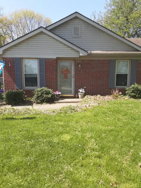 201 Turf Ct, Frankfort, KY 40601