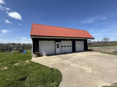 Exterior - 123 Dreyfus Rd, Berea, KY 40403 photo 8 of 11