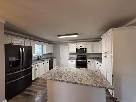 Kitchen - 123 Dreyfus Rd, Berea, KY 40403 photo 4 of 4
