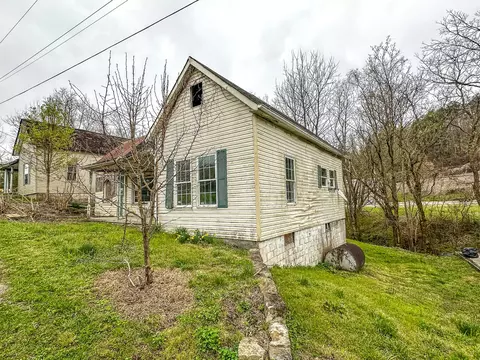 36 And 38 Mullins St, Livingston, KY 40445