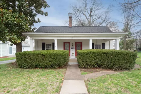 131 Montgomery Ave, Versailles, KY 40383