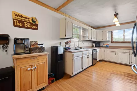 Kitchen - 939 Bear Pen Creek Rd, Campton, KY 41301 photo 2 of 2