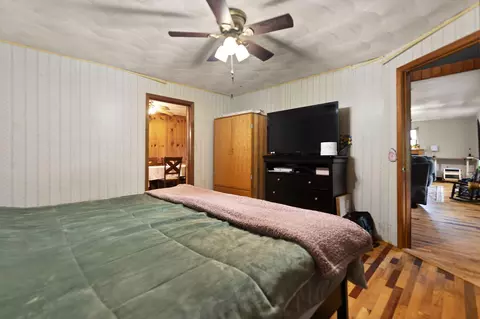 Bedroom - 939 Bear Pen Creek Rd, Campton, KY 41301 photo 7 of 10
