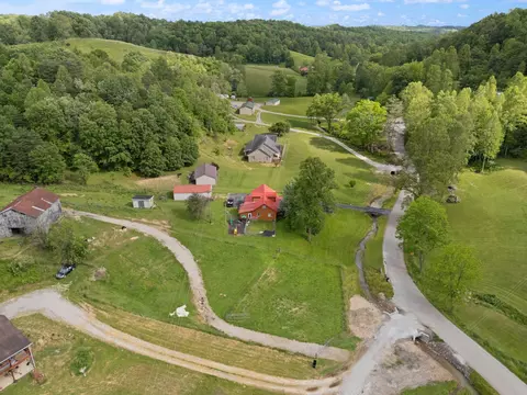 View/Area - 939 Bear Pen Creek Rd, Campton, KY 41301 photo 2 of 3