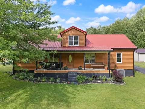 939 Bear Pen Creek Rd, Campton, KY 41301