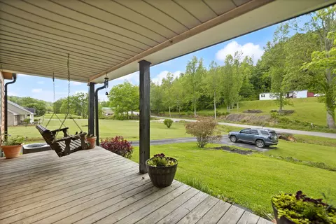Exterior - 939 Bear Pen Creek Rd, Campton, KY 41301 photo 5 of 11
