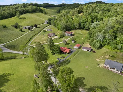 View/Area - 939 Bear Pen Creek Rd, Campton, KY 41301 photo 1 of 3