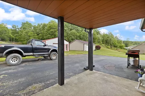 Exterior - 939 Bear Pen Creek Rd, Campton, KY 41301 photo 11 of 11