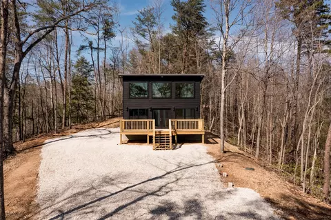 134 Holler Top Rd, Campton, KY 41301