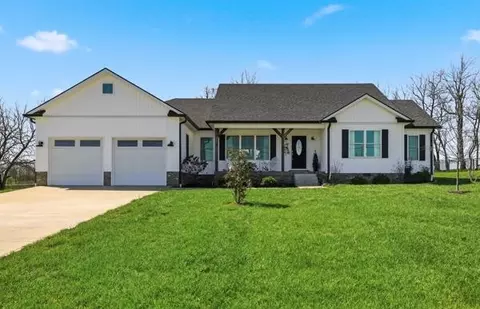 566 Harvest Ln, Harrodsburg, KY 40330