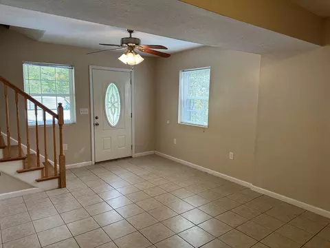 Living - 131 Bartlett Dr, Morehead, KY 40351 photo 1 of 2