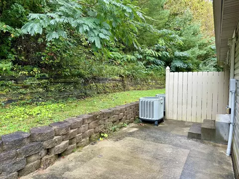 Exterior - 131 Bartlett Dr, Morehead, KY 40351 photo 2 of 3