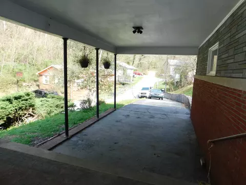 Exterior - 116 Wolf Hollow Rd, Baxter, KY 40806 photo 5 of 40