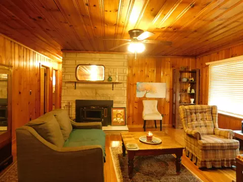 Living - 116 Wolf Hollow Rd, Baxter, KY 40806 photo 6 of 7
