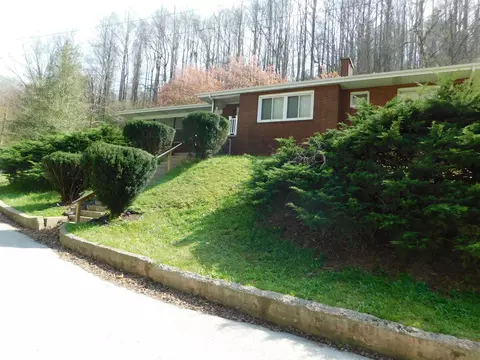116 Wolf Hollow Rd, Baxter, KY 40806