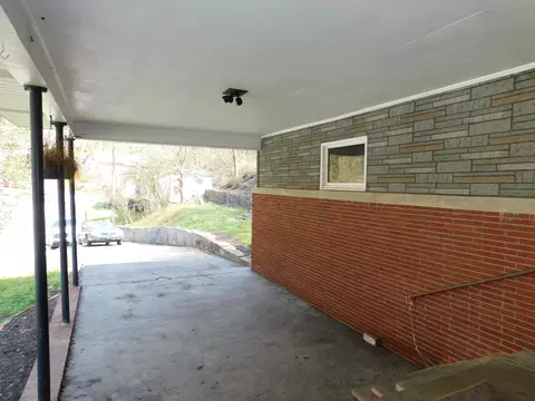 Exterior - 116 Wolf Hollow Rd, Baxter, KY 40806 photo 6 of 40