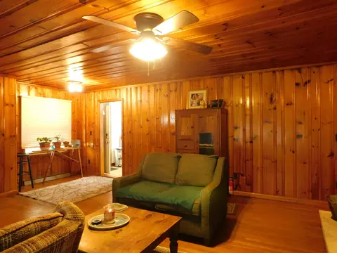 Living - 116 Wolf Hollow Rd, Baxter, KY 40806 photo 3 of 7