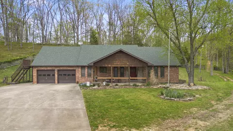 74 Muncy Ln, Ashland, KY 41102