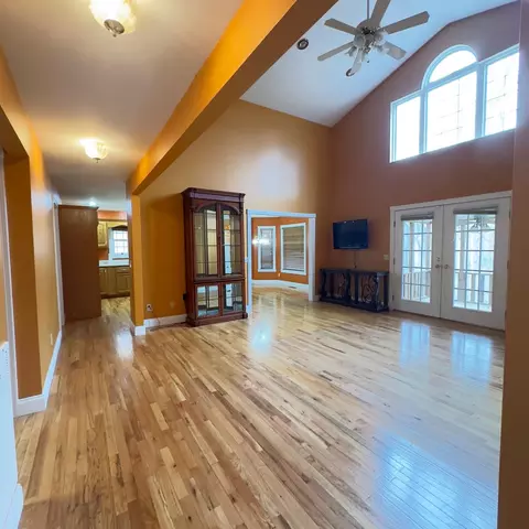 Living - 82 Rollohank Trl, Corbin, KY 40701 photo 5 of 5