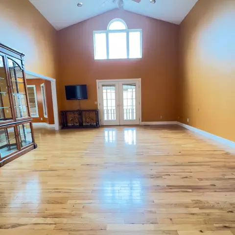 Living - 82 Rollohank Trl, Corbin, KY 40701 photo 3 of 5