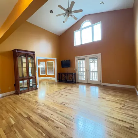 Living - 82 Rollohank Trl, Corbin, KY 40701 photo 1 of 5