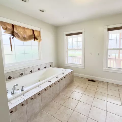 Bath - 82 Rollohank Trl, Corbin, KY 40701 photo 3 of 9