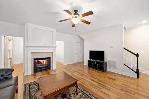 Living - 110 Woods Point Cir, Georgetown, KY 40324 photo 2 of 3