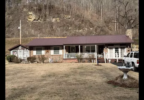 2065 Stone Coal Rd, Pikeville, KY 41501