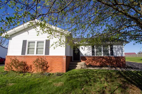 207 Fairview Ave, Mount Sterling, KY 40353